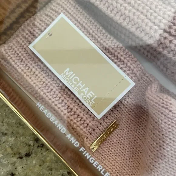 New Michael Kors warm weather accessories - Picture 2 of 4